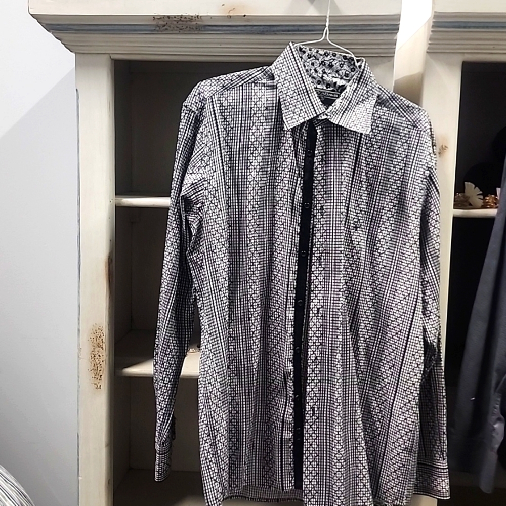 Long sleeve button shirt